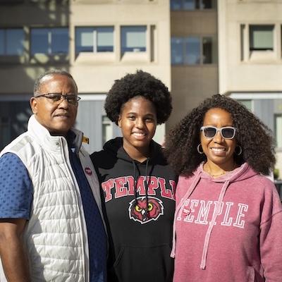 A family poses for a photo.